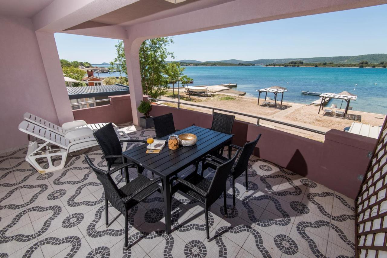 Euroholiday Apartments ตูรันญ์ ภายนอก รูปภาพ