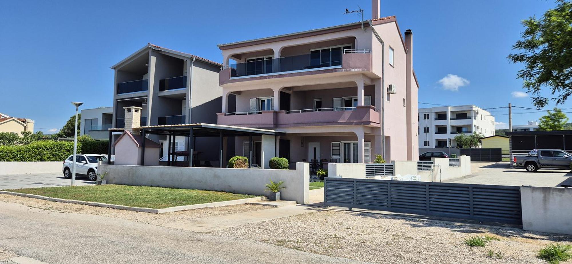 Euroholiday Apartments ตูรันญ์ ภายนอก รูปภาพ