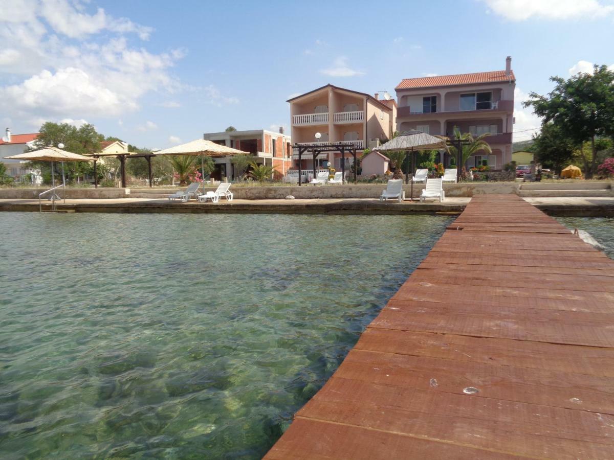 Euroholiday Apartments ตูรันญ์ ภายนอก รูปภาพ